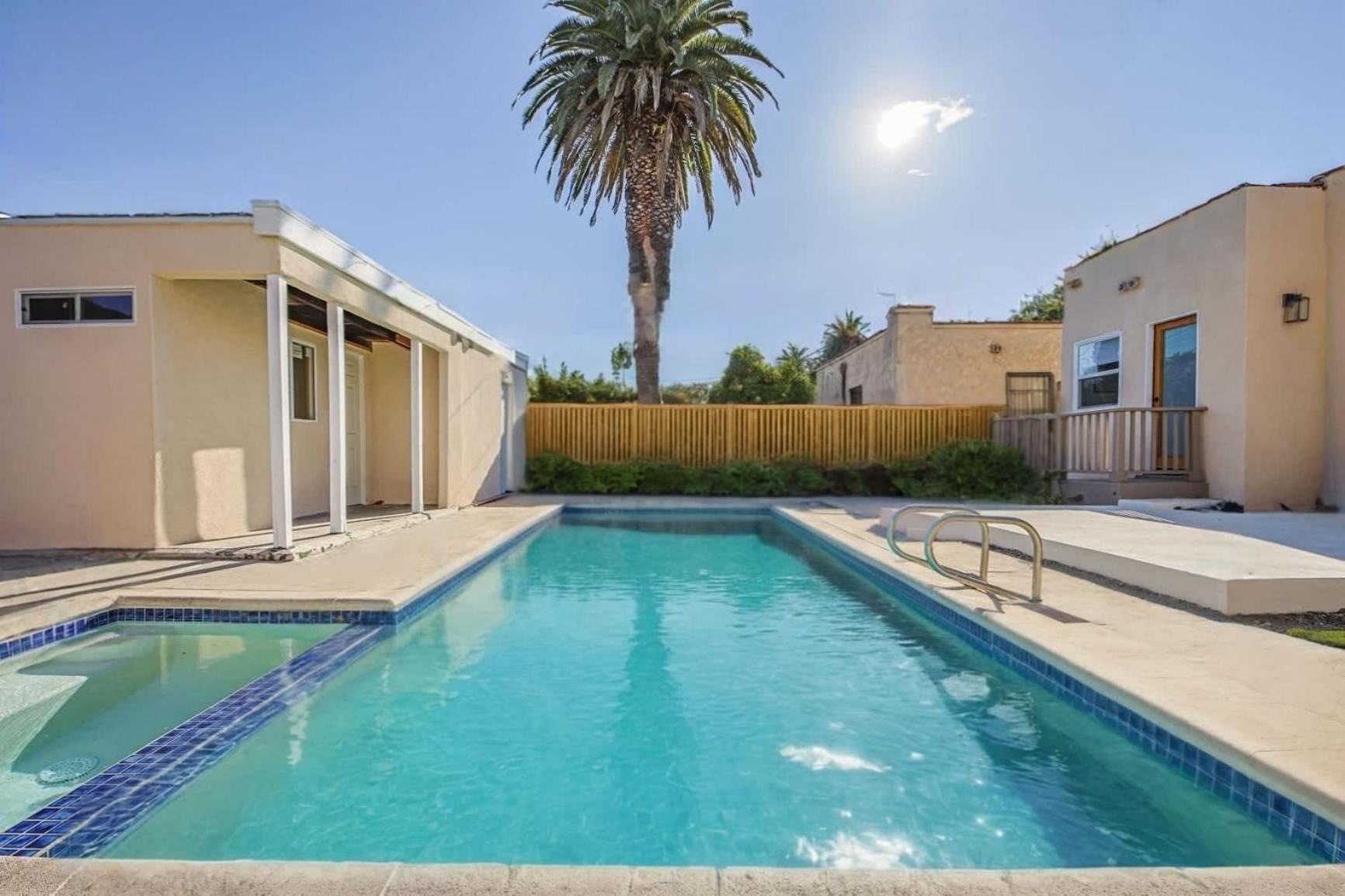 Cozy 4b With Pool 15 Minutes To Venice Beach Casa de férias Los Angeles
